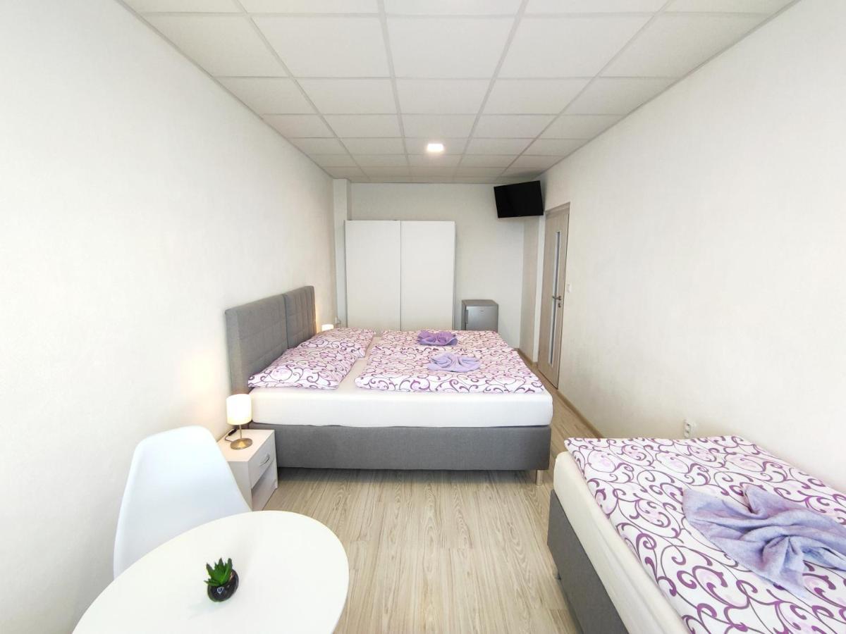 Hotel Slobi Sturovo Exterior photo