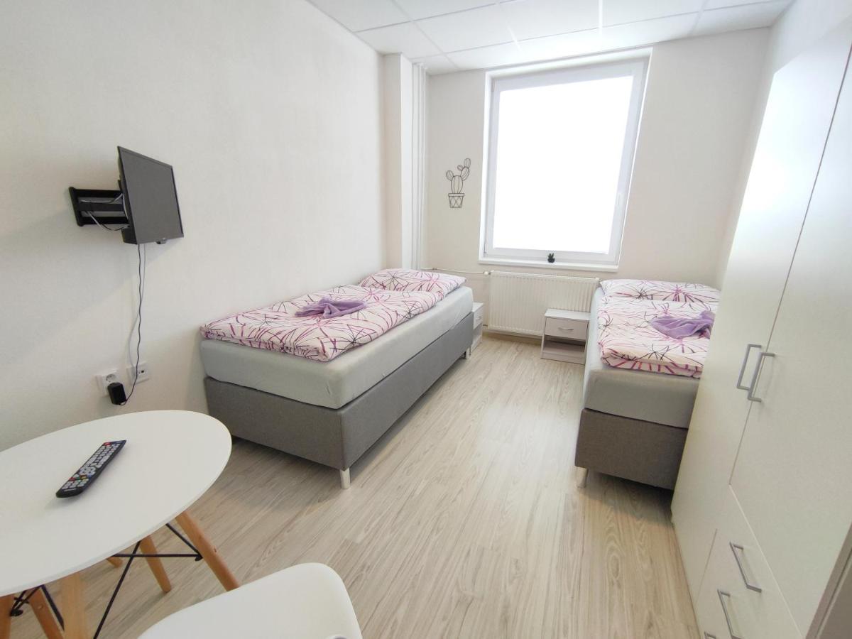 Hotel Slobi Sturovo Exterior photo