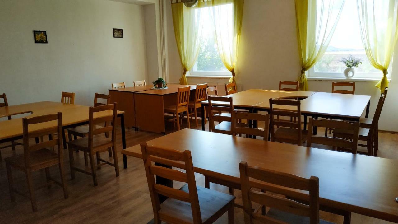 Hotel Slobi Sturovo Exterior photo