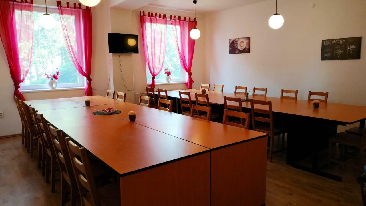 Hotel Slobi Sturovo Exterior photo